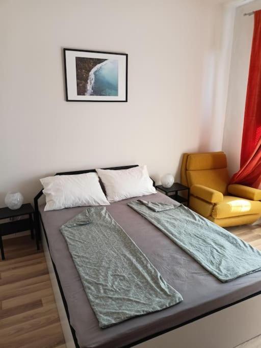 Appartement Welcome To Daisy Sunny Place! à Varna Extérieur photo