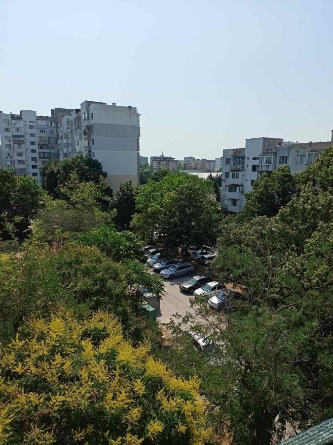 Appartement Welcome To Daisy Sunny Place! à Varna Extérieur photo